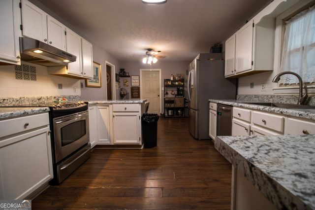 2 Thornwood Drive SW, Rome, GA 30165
