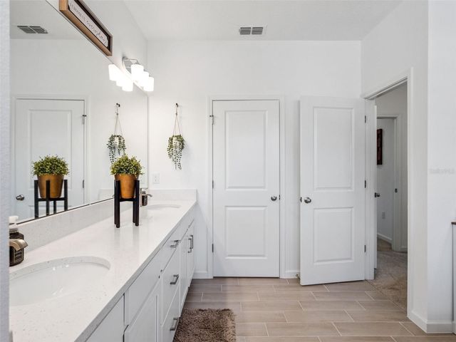 591 VIA BELLA COURT, Howey In The Hills, FL 34737