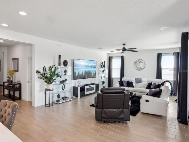 591 VIA BELLA COURT, Howey In The Hills, FL 34737