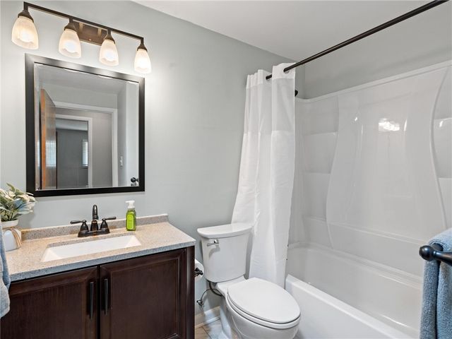 1125 Georgian Drive, Kettering, OH 45429