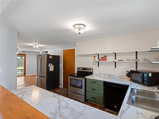 1125 Georgian Drive, Kettering, OH 45429