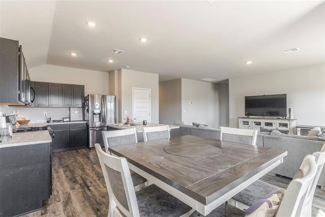 9504 Saddle Drive, Yukon, OK 73099