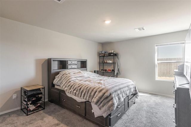 9504 Saddle Drive, Yukon, OK 73099