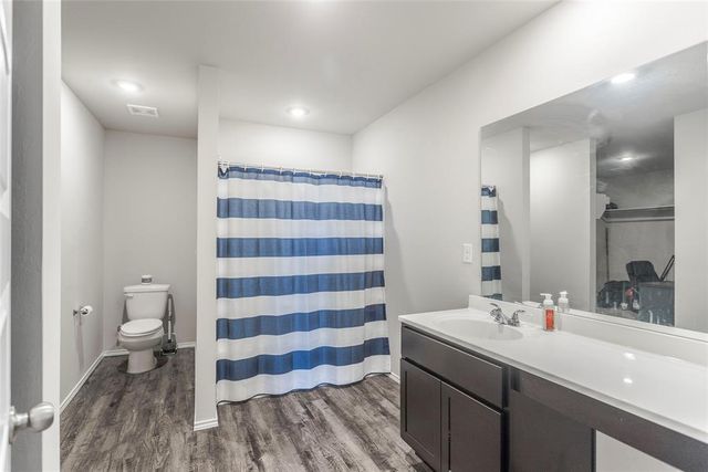 9504 Saddle Drive, Yukon, OK 73099