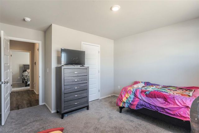 9504 Saddle Drive, Yukon, OK 73099