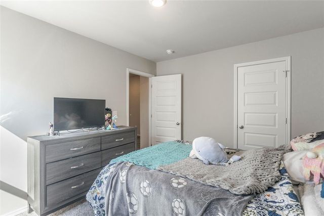 9504 Saddle Drive, Yukon, OK 73099