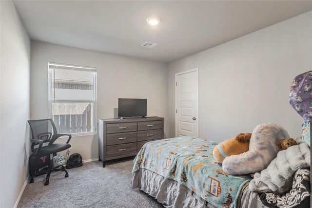 9504 Saddle Drive, Yukon, OK 73099