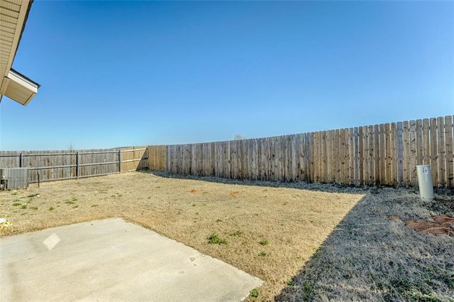 9504 Saddle Drive, Yukon, OK 73099