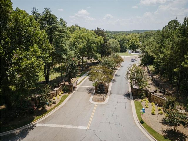 377 Races Road, Hoschton, GA 30548