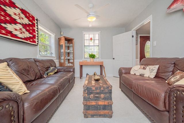 1705 Rhodes Ave W, Aransas Pass, TX 78336