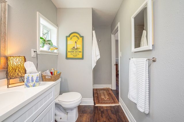 1705 Rhodes Ave W, Aransas Pass, TX 78336