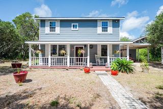 1705 Rhodes Ave W, Aransas Pass, TX 78336