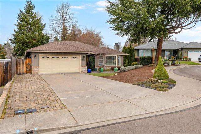 2213 Westfall Circle, Medford, OR 97504