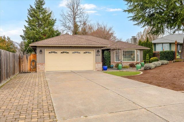 2213 Westfall Circle, Medford, OR 97504