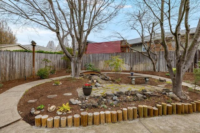 2213 Westfall Circle, Medford, OR 97504