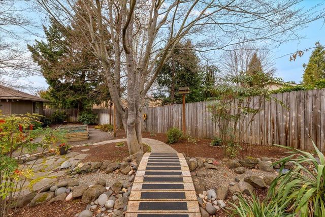 2213 Westfall Circle, Medford, OR 97504