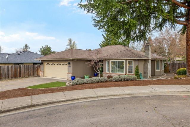 2213 Westfall Circle, Medford, OR 97504