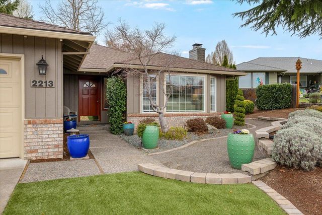 2213 Westfall Circle, Medford, OR 97504