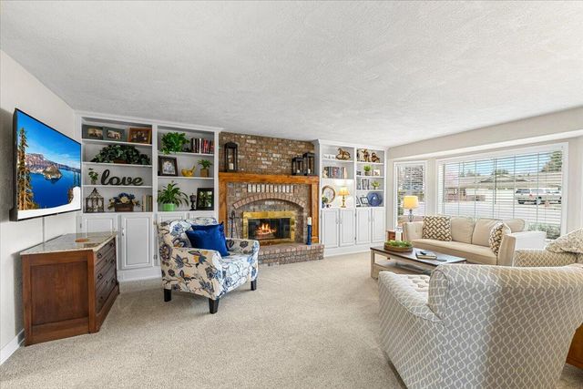 2213 Westfall Circle, Medford, OR 97504