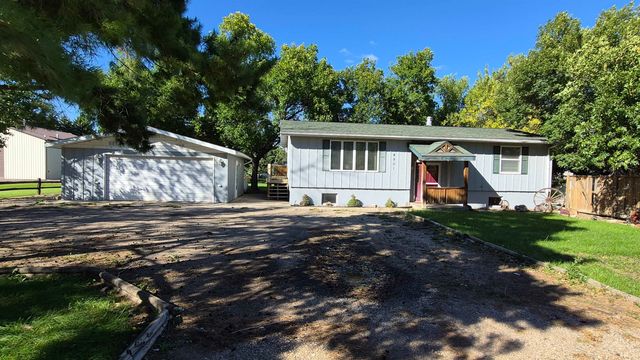 4901 35th Ave SE, Minot, ND 58701