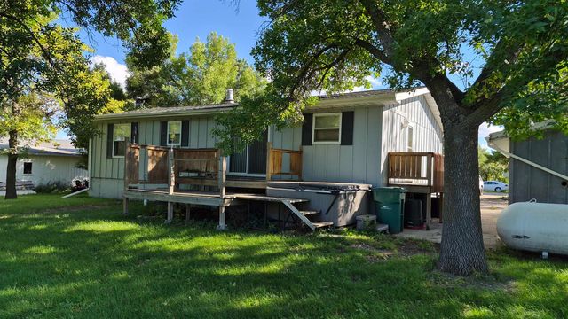 4901 35th Ave SE, Minot, ND 58701