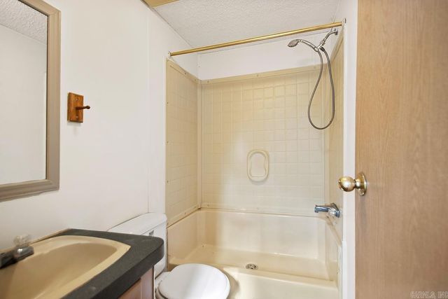 19921 Philis Dr, Hensley, AR 72065