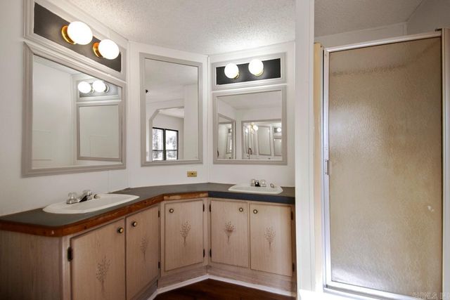 19921 Philis Dr, Hensley, AR 72065