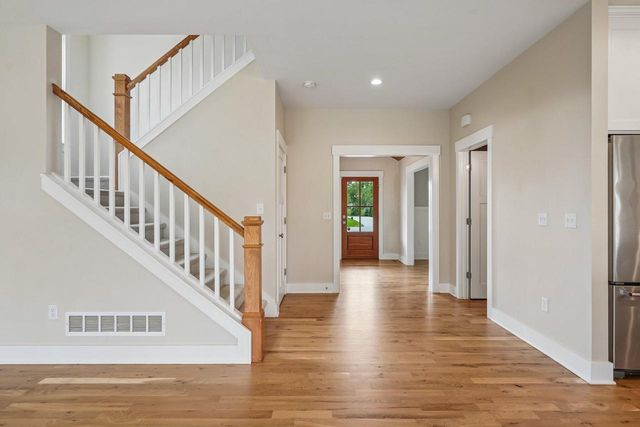 N52W30598 Moraine DRIVE, Hartland, WI 53029