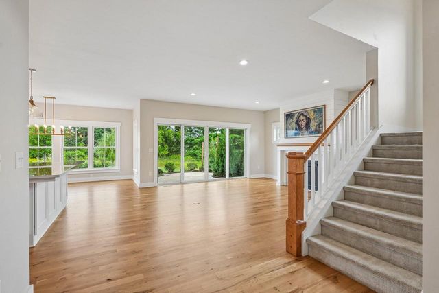 N52W30598 Moraine DRIVE, Hartland, WI 53029