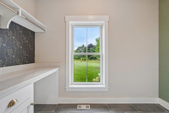 N52W30598 Moraine DRIVE, Hartland, WI 53029
