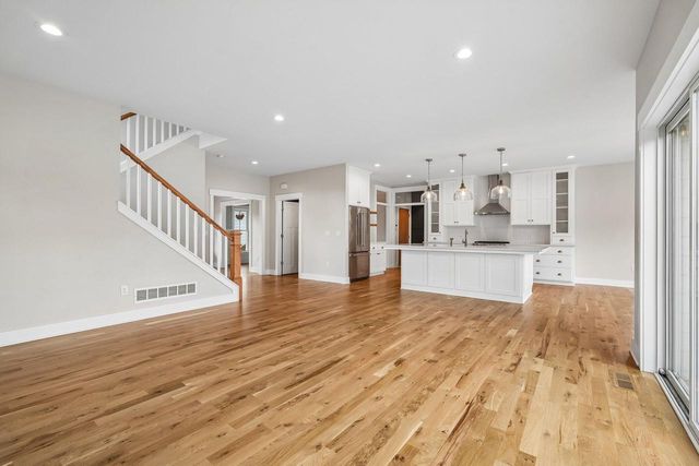 N52W30598 Moraine DRIVE, Hartland, WI 53029