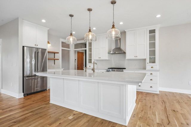 N52W30598 Moraine DRIVE, Hartland, WI 53029