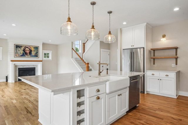 N52W30598 Moraine DRIVE, Hartland, WI 53029