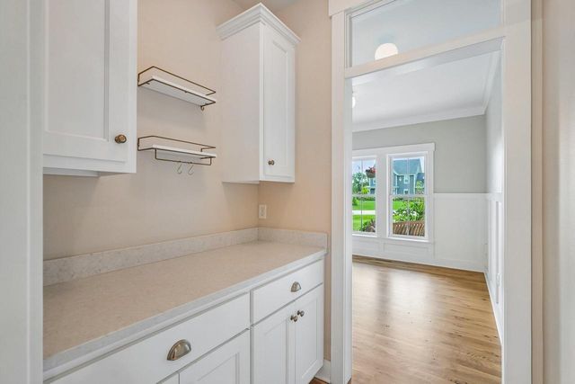 N52W30598 Moraine DRIVE, Hartland, WI 53029