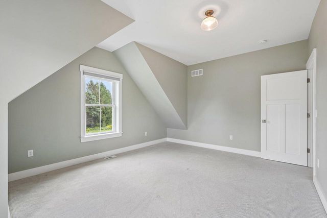 N52W30598 Moraine DRIVE, Hartland, WI 53029