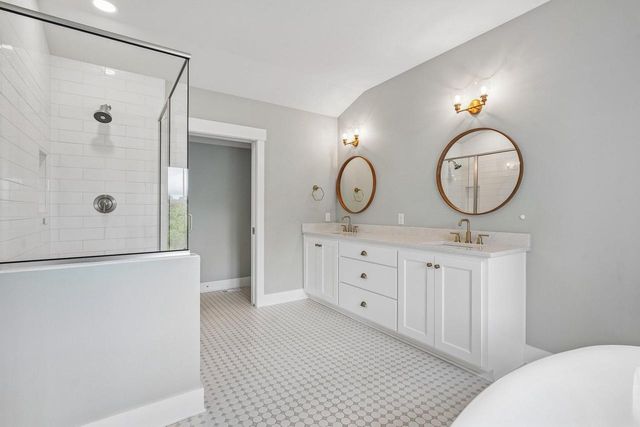 N52W30598 Moraine DRIVE, Hartland, WI 53029