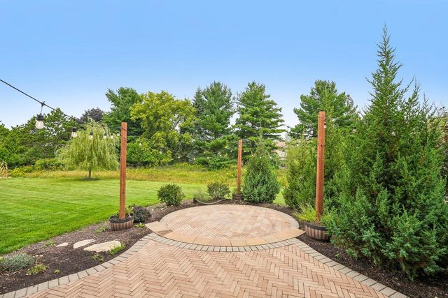 N52W30598 Moraine DRIVE, Hartland, WI 53029