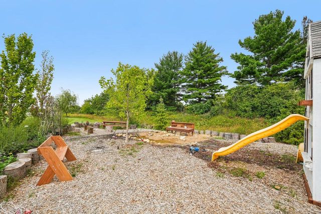 N52W30598 Moraine DRIVE, Hartland, WI 53029