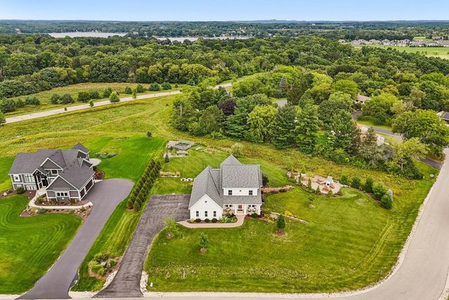 N52W30598 Moraine DRIVE, Hartland, WI 53029