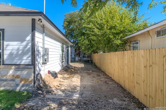 216 S SAN AUGUSTINE AVE, San Antonio, TX 78237