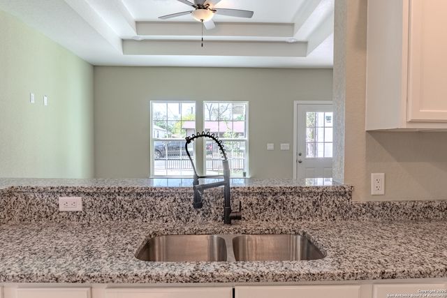216 S SAN AUGUSTINE AVE, San Antonio, TX 78237