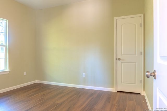 216 S SAN AUGUSTINE AVE, San Antonio, TX 78237