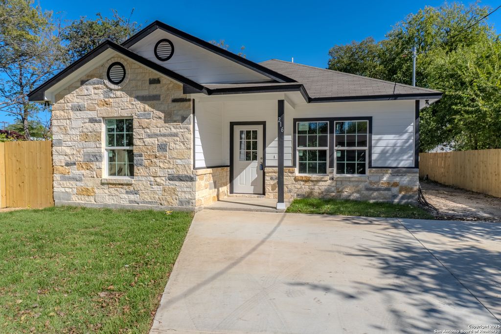 216 S SAN AUGUSTINE AVE, San Antonio, TX 78237