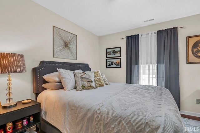 3244 S Southern Oaks Drive, Bloomington, IN 47401
