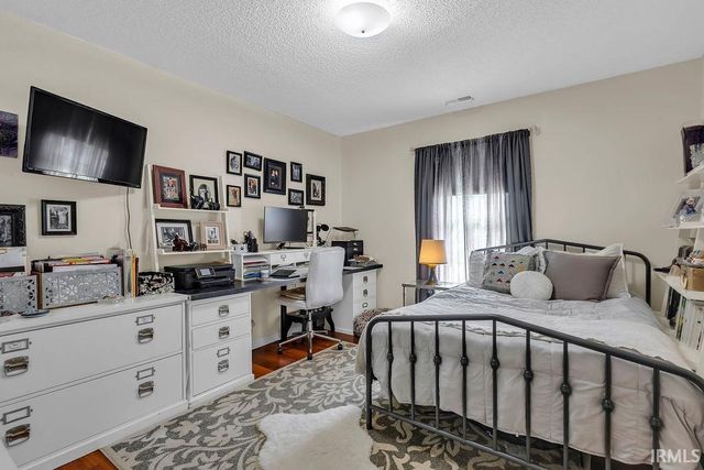 3244 S Southern Oaks Drive, Bloomington, IN 47401