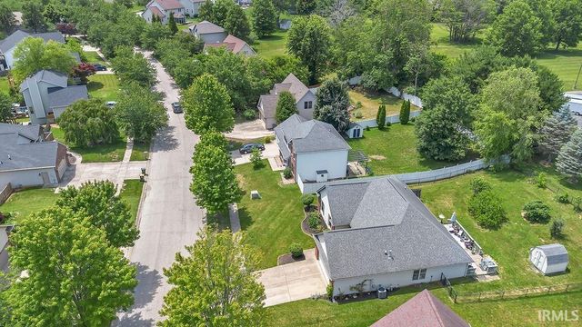 3244 S Southern Oaks Drive, Bloomington, IN 47401