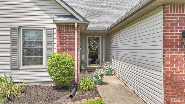 3244 S Southern Oaks Drive, Bloomington, IN 47401