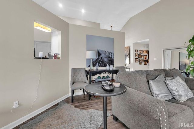 3244 S Southern Oaks Drive, Bloomington, IN 47401