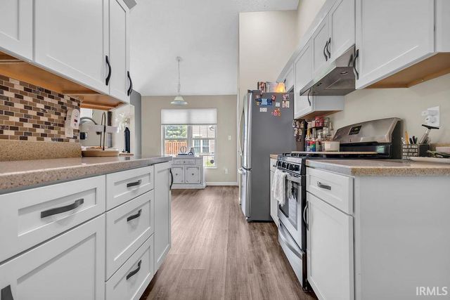 3244 S Southern Oaks Drive, Bloomington, IN 47401