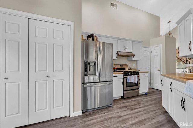 3244 S Southern Oaks Drive, Bloomington, IN 47401